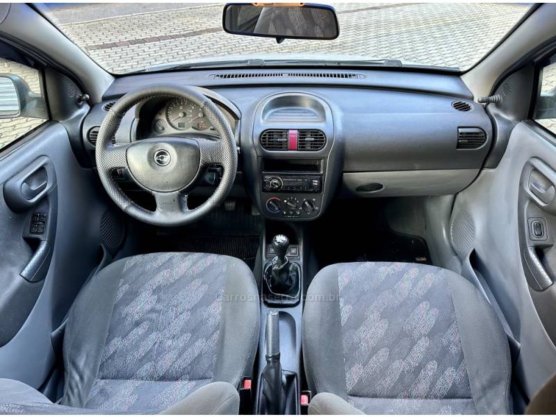 CHEVROLET - CORSA - 2003/2003 - Prata - R$ 21.000,00