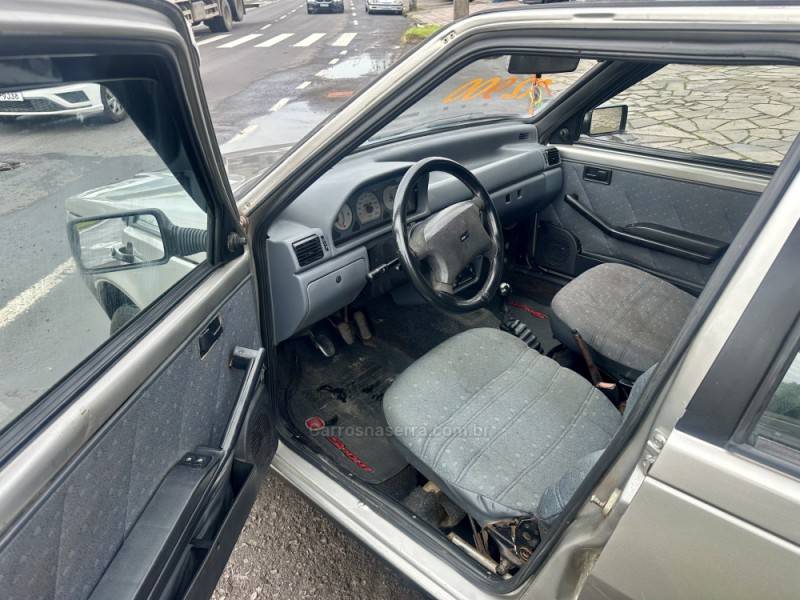 FIAT - UNO - 2000/2001 - Prata - R$ 12.900,00