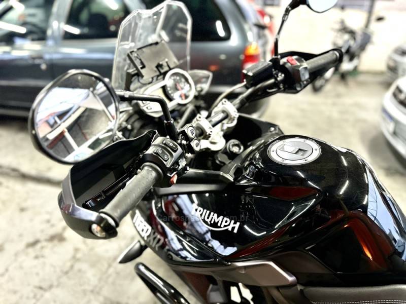 TRIUMPH - TIGER 800 XR - 2016/2017 - Preta - R$ 48.500,00