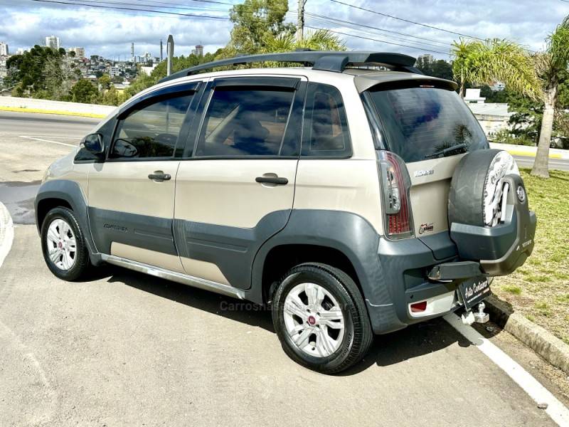 FIAT - IDEA - 2012/2013 - Bege - R$ 36.900,00