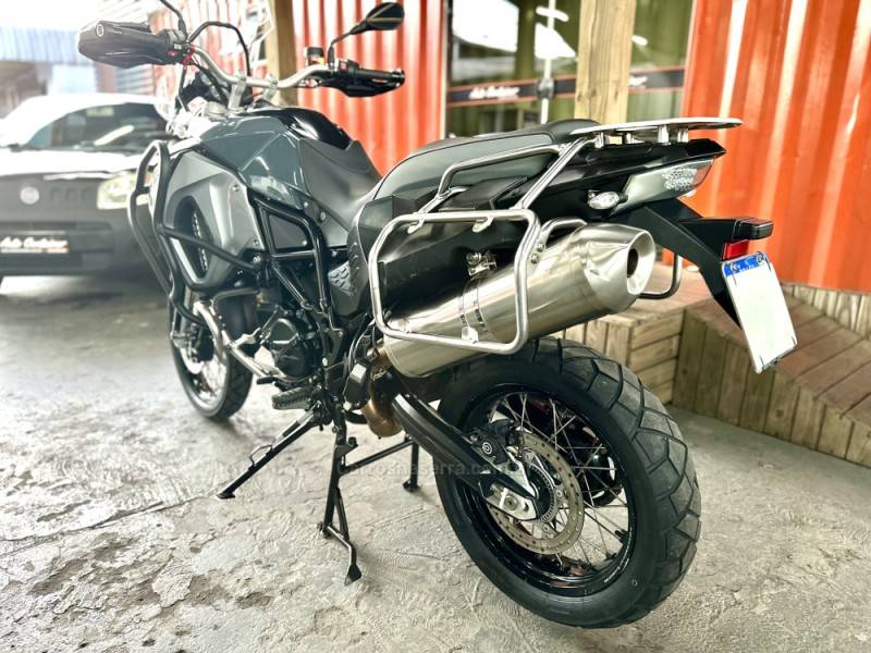 BMW - F 800 - 2017/2017 - Cinza - R$ 49.500,00