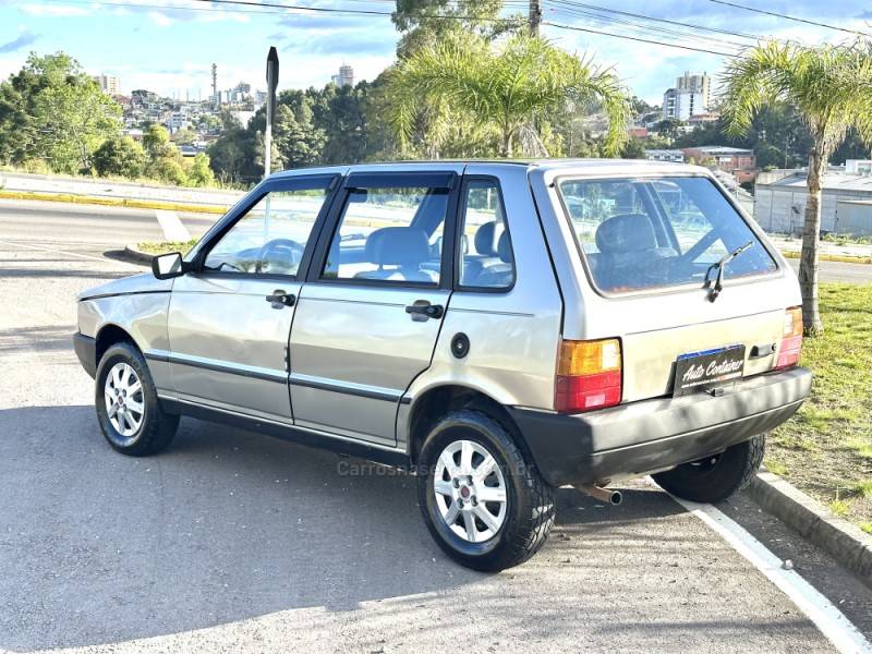 FIAT - UNO - 2000/2001 - Prata - R$ 12.900,00