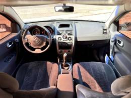RENAULT - MÉGANE - 2007/2008 - Prata - R$ 23.900,00