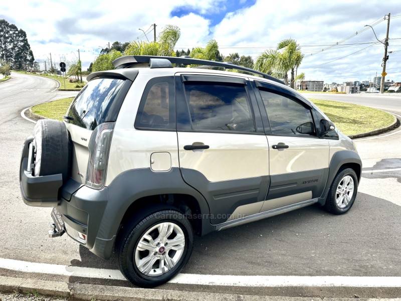 FIAT - IDEA - 2012/2013 - Bege - R$ 36.900,00