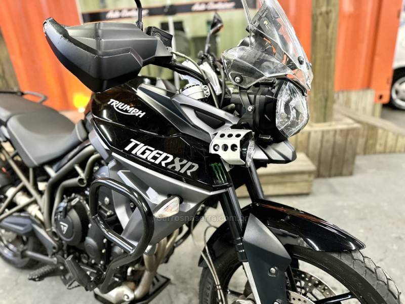 TRIUMPH - TIGER 800 XR - 2016/2017 - Preta - R$ 48.500,00