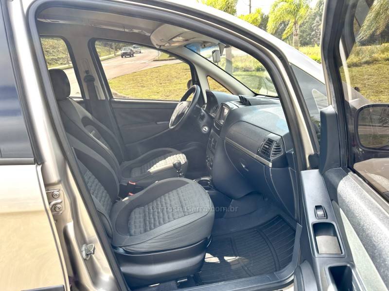 FIAT - IDEA - 2012/2013 - Bege - R$ 36.900,00