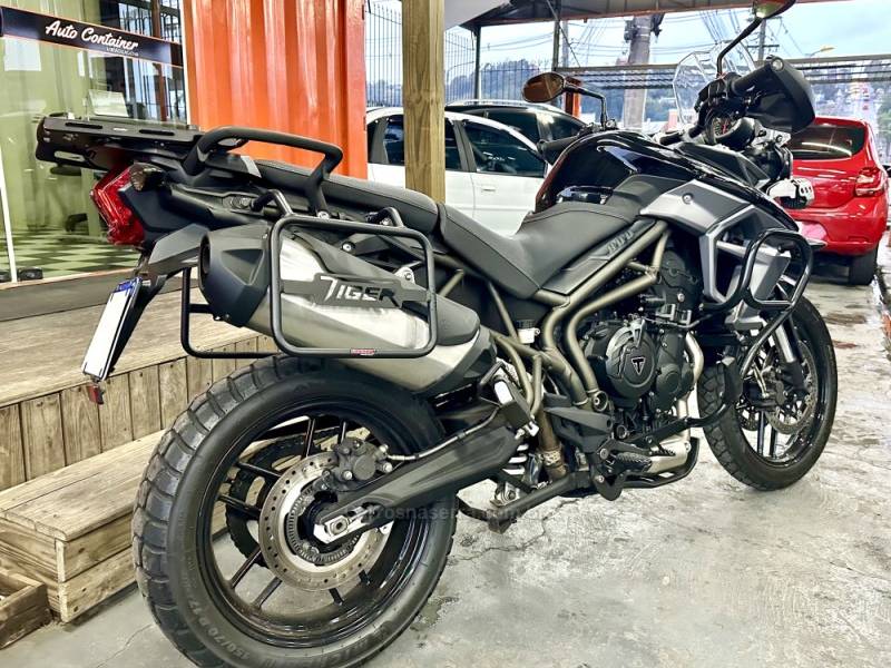 TRIUMPH - TIGER 800 XR - 2016/2017 - Preta - R$ 48.500,00