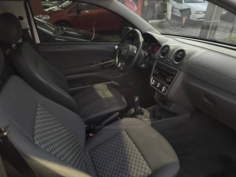 VOLKSWAGEN - SAVEIRO - 2016/2016 - Branca - R$ 59.900,00
