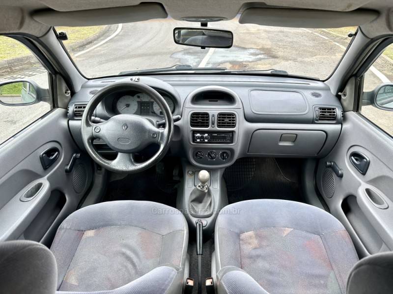 RENAULT - CLIO - 2002/2003 - Prata - R$ 12.900,00