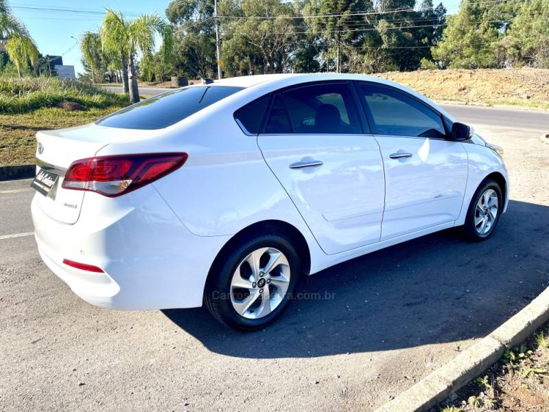 HYUNDAI - HB20S - 2017/2017 - Branca - R$ 66.900,00