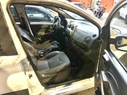 FIAT - UNO - 2012/2013 - Branca - R$ 32.000,00