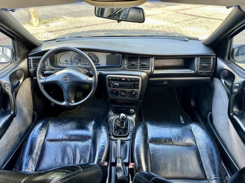 CHEVROLET - VECTRA - 2001/2001 - Cinza - R$ 23.000,00