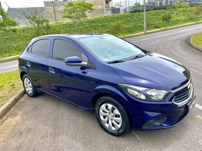 CHEVROLET - ONIX - 2017/2018 - Azul - R$ 53.900,00