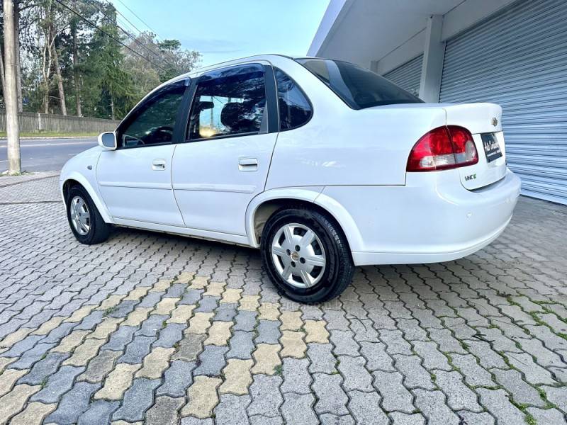 CHEVROLET - CLASSIC - 2014/2014 - Branca - R$ 29.000,00