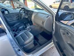 CHEVROLET - TRACKER - 2001/2001 - Prata - R$ 40.000,00