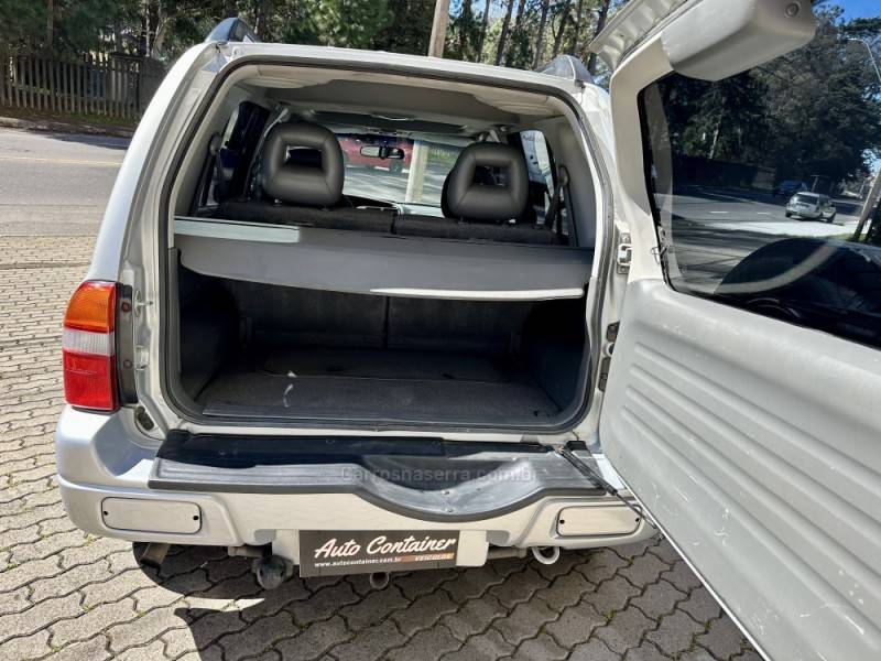 CHEVROLET - TRACKER - 2001/2001 - Prata - R$ 40.000,00