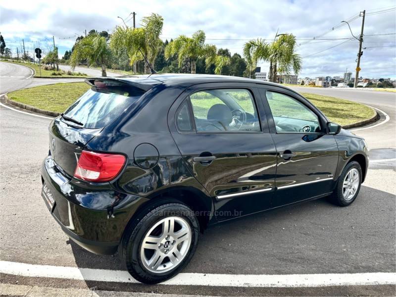 VOLKSWAGEN - GOL - 2009/2010 - Preta - R$ 24.000,00