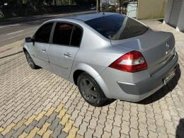 RENAULT - MÉGANE - 2007/2008 - Prata - R$ 23.900,00