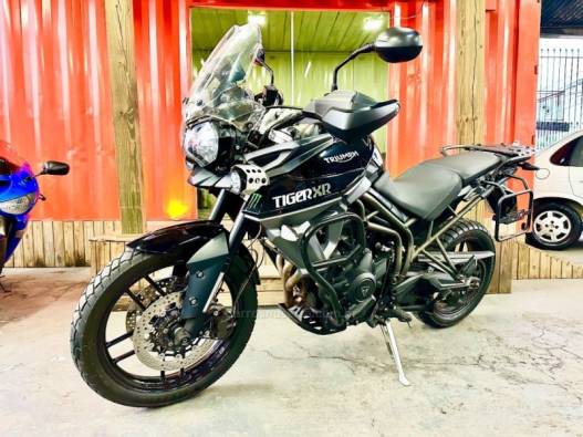 TRIUMPH - TIGER 800 XR - 2016/2017 - Preta - R$ 48.500,00