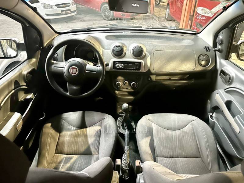 FIAT - UNO - 2012/2013 - Branca - R$ 32.000,00