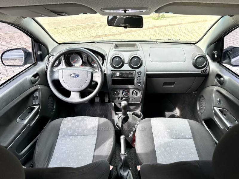 FORD - FIESTA - 2012/2012 - Bege - R$ 27.500,00