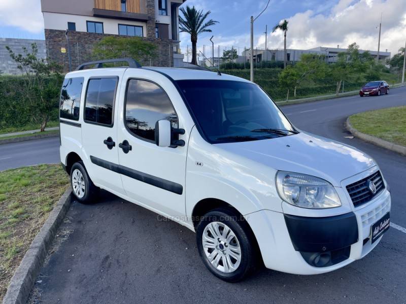 FIAT - DOBLÓ - 2011/2011 - Branca - R$ 42.500,00