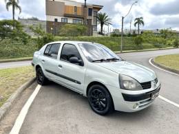 RENAULT - CLIO - 2004/2005 - Prata - R$ 18.900,00