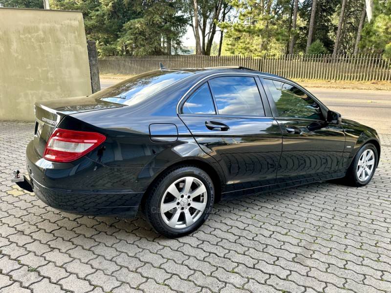 MERCEDES-BENZ - C 180 K - 2010/2011 - Preta - R$ 59.900,00