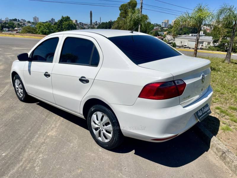 VOLKSWAGEN - VOYAGE - 2014/2015 - Branca - R$ 39.900,00