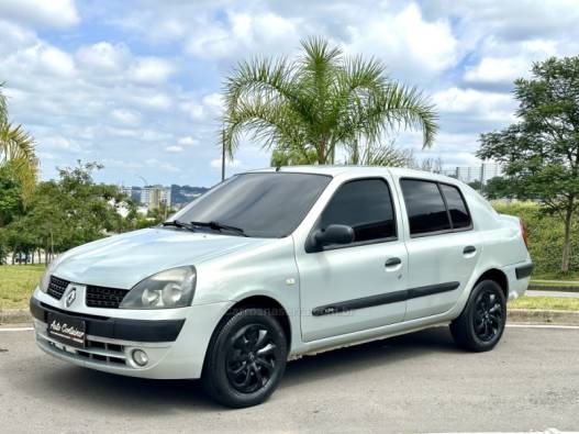 RENAULT - CLIO - 2004/2005 - Prata - R$ 18.900,00