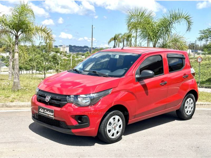 FIAT - MOBI - 2017/2017 - Vermelha - R$ 35.900,00