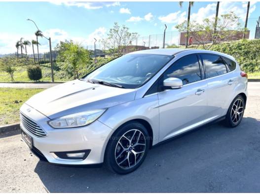 FORD - FOCUS - 2015/2016 - Prata - R$ 61.900,00