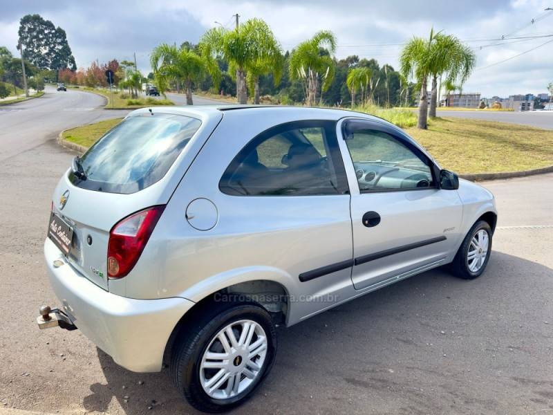 CHEVROLET - CELTA - 2010/2010 - Prata - R$ 23.500,00