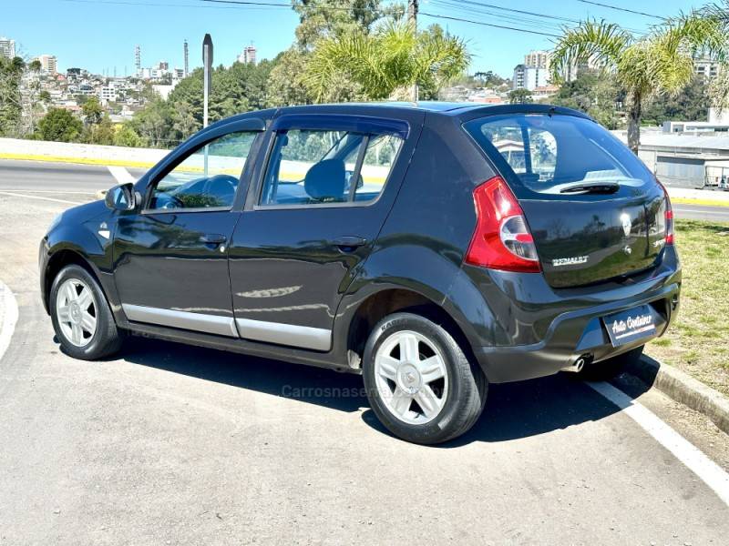 RENAULT - SANDERO - 2009/2010 - Preta - R$ 26.900,00