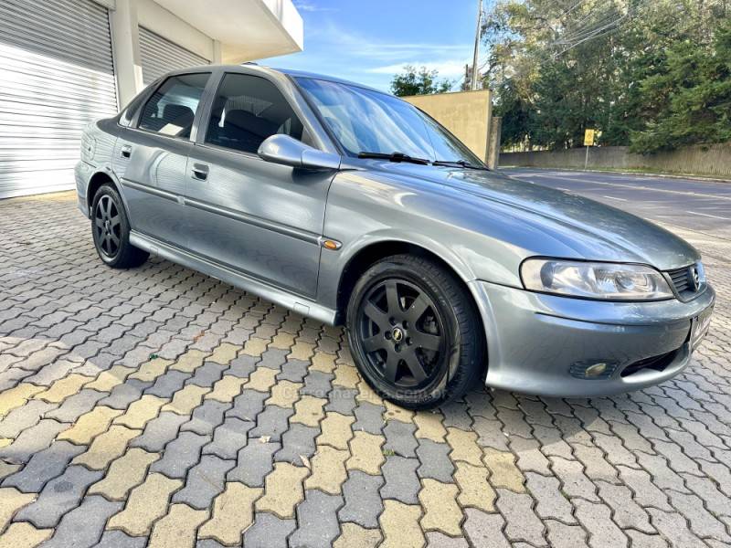 CHEVROLET - VECTRA - 2001/2001 - Cinza - R$ 23.000,00