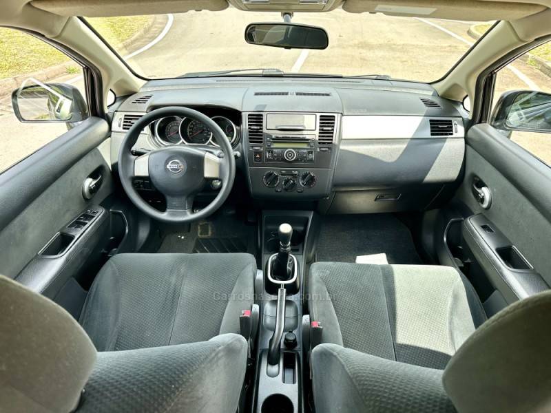 NISSAN - TIIDA - 2012/2013 - Preta - R$ 37.900,00