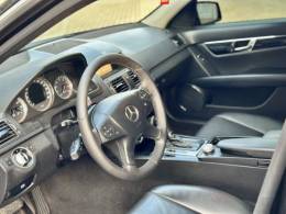 MERCEDES-BENZ - C 180 K - 2010/2011 - Preta - R$ 59.900,00