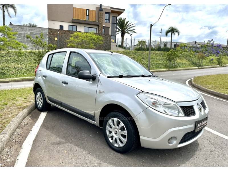 RENAULT - SANDERO - 2009/2010 - Prata - R$ 27.900,00