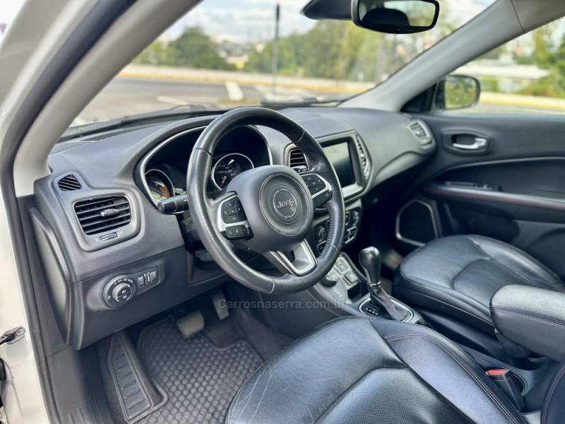 JEEP - COMPASS - 2017/2018 - Branca - R$ 105.900,00