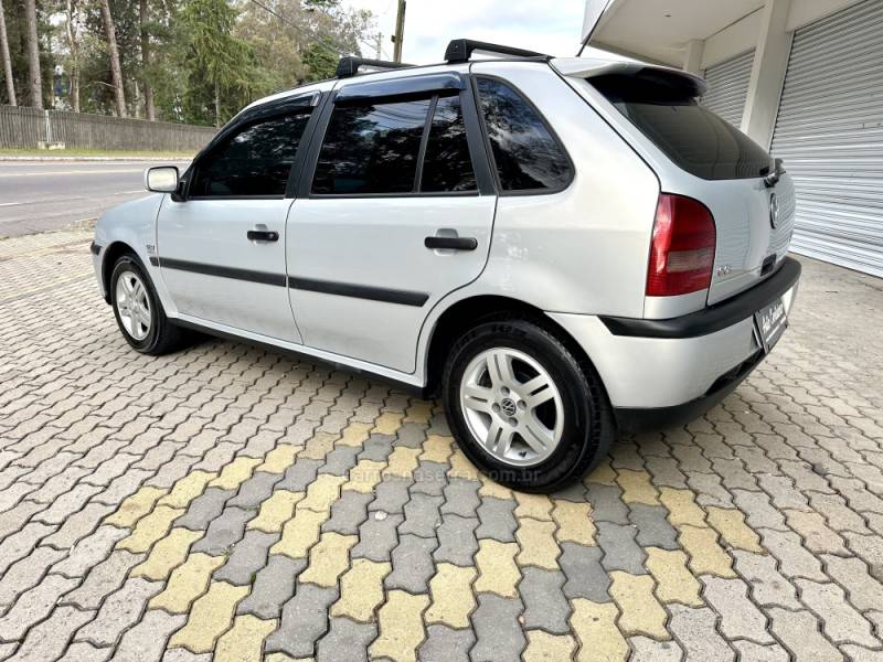 VOLKSWAGEN - GOL - 2001/2001 - Prata - R$ 28.000,00