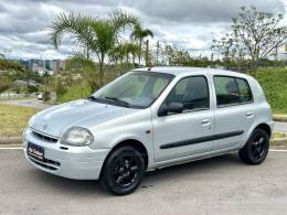 RENAULT - CLIO - 2002/2003 - Prata - R$ 12.900,00