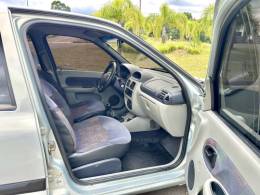 RENAULT - CLIO - 2004/2005 - Prata - R$ 18.900,00