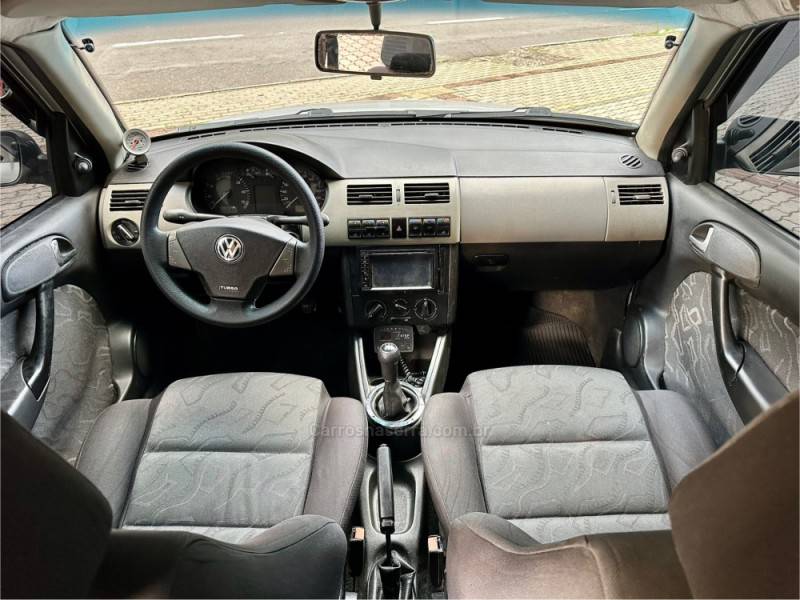 VOLKSWAGEN - GOL - 2001/2001 - Prata - R$ 28.000,00