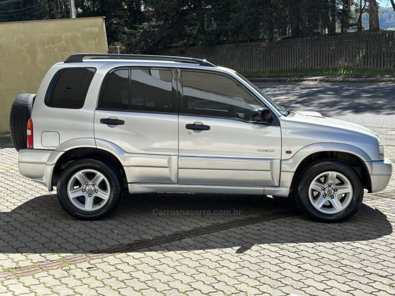 CHEVROLET - TRACKER - 2001/2001 - Prata - R$ 40.000,00