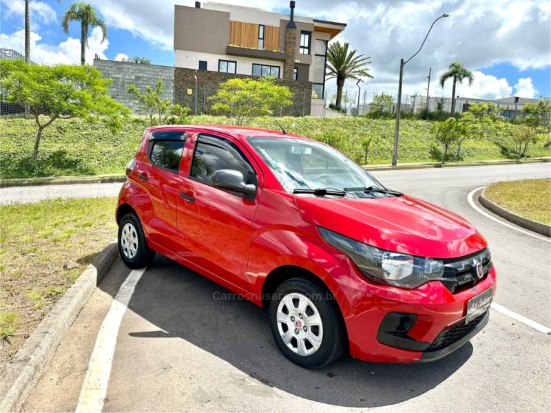 FIAT - MOBI - 2017/2017 - Vermelha - R$ 35.900,00